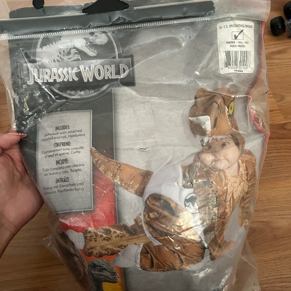 Jurassic world hatching Dino costume - Picture 1 of 1